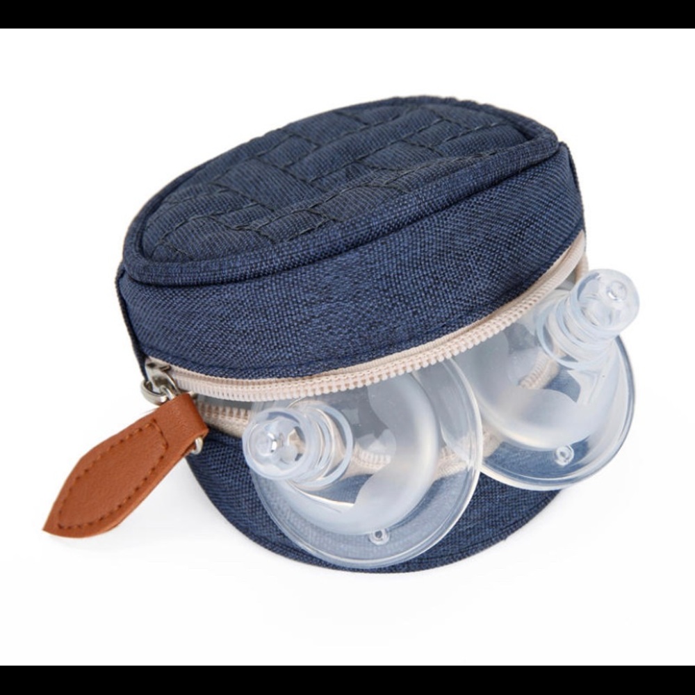 Portable changing and diaper backpack - Picture 7 of 15
